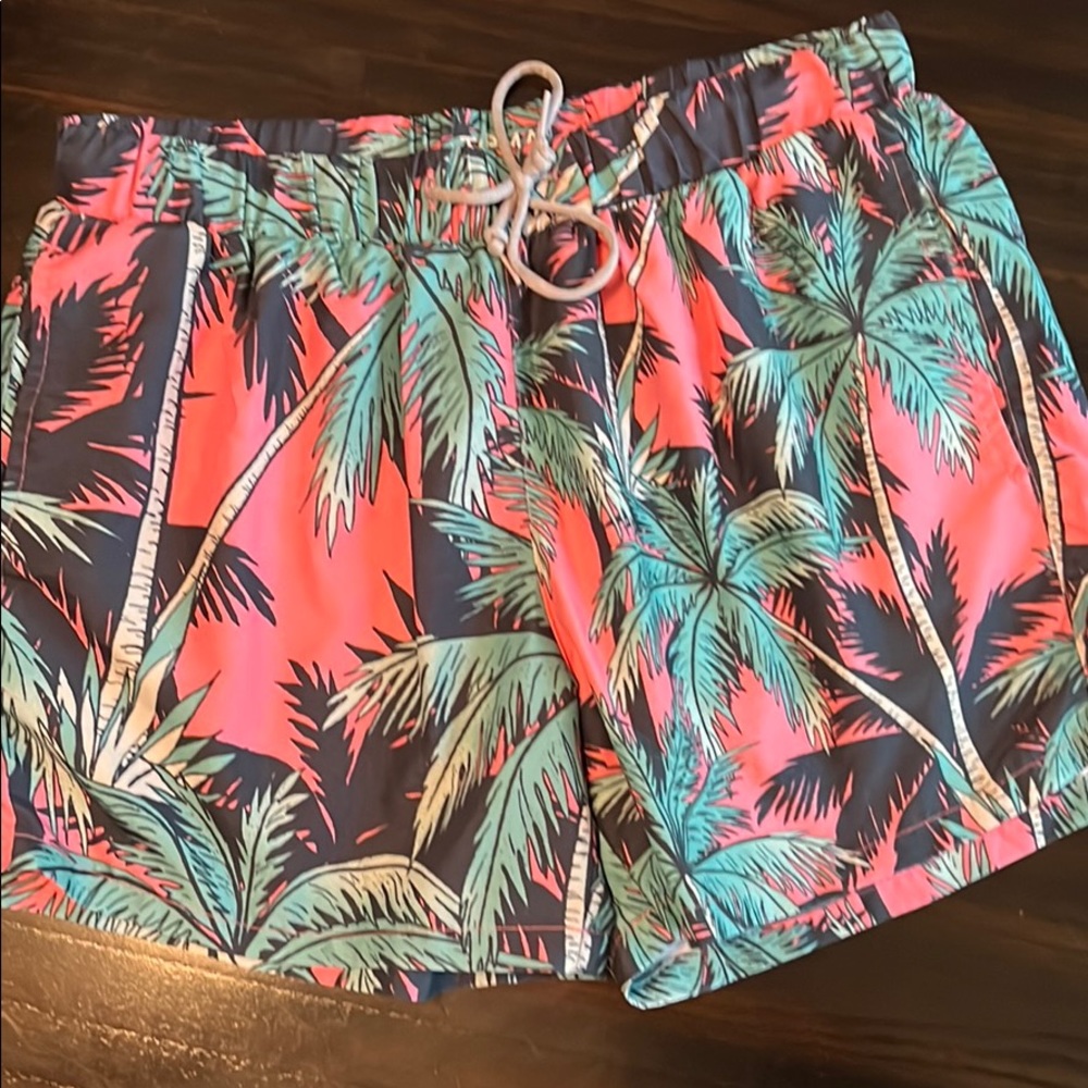 Men’s short, swim trunks